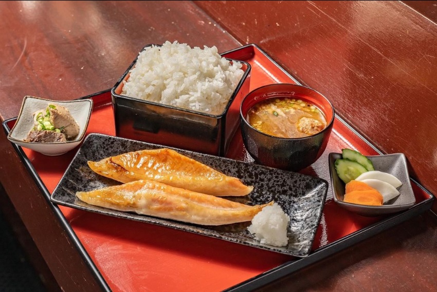 シャケハラス定食