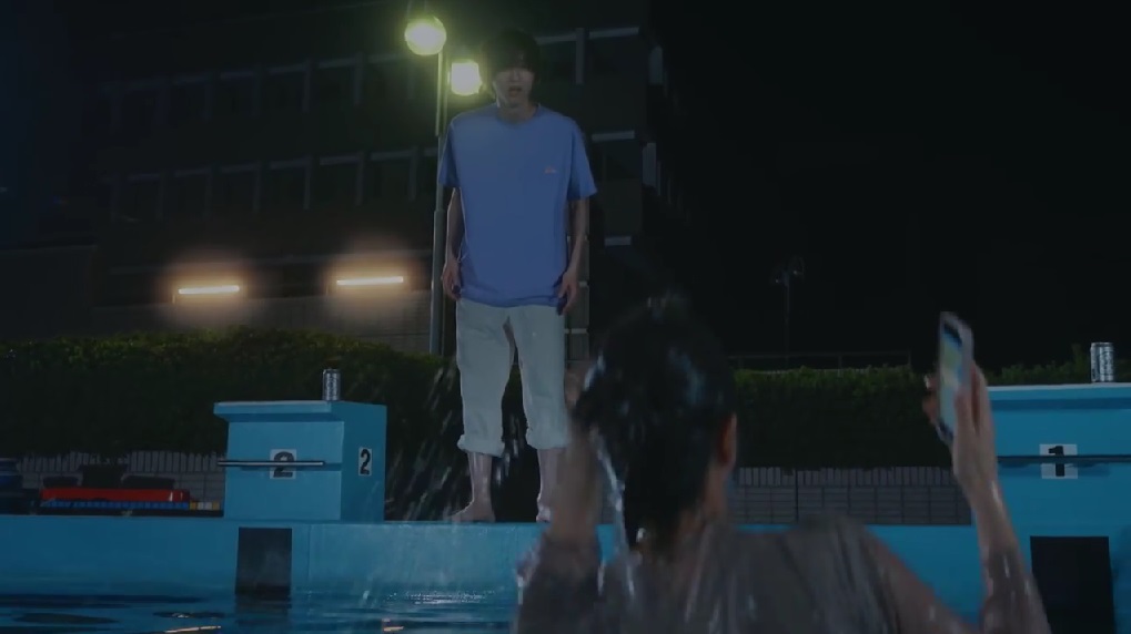 道枝プールサイド